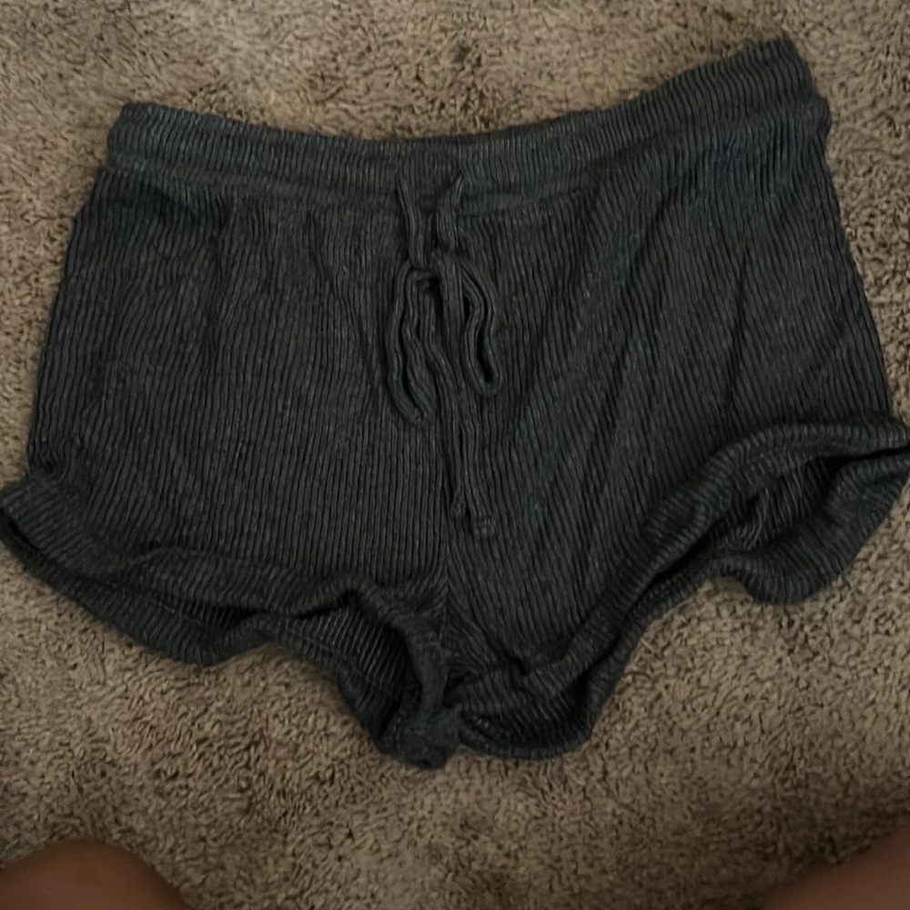 Grey short